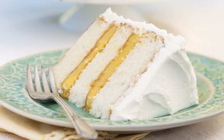 Dreamy Lemon Cake with Limoncello Frosting