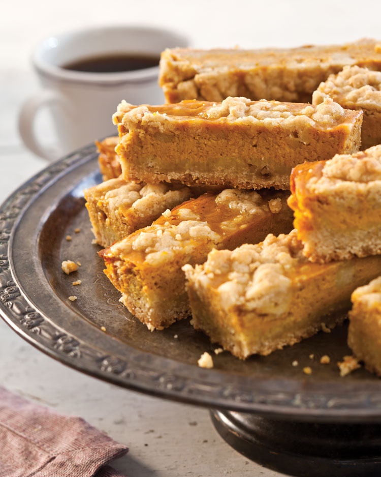 A picture of Pumpkin-Streusel Pie Bars