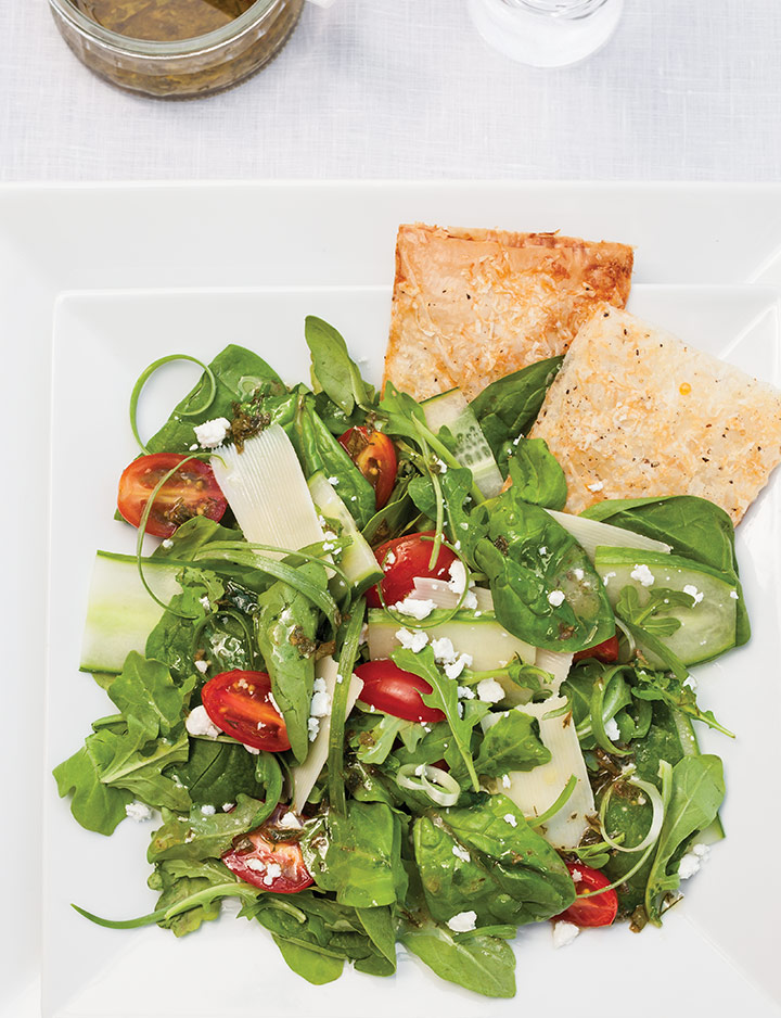 Spinach and Arugula Salad with Croutons - Southern Lady Magazine