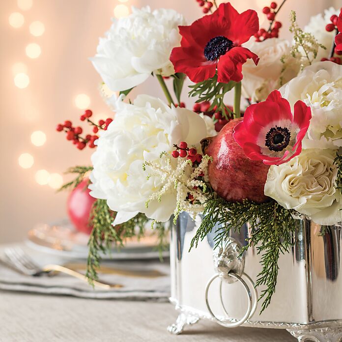4 Cheerful Flower Displays for the Holidays