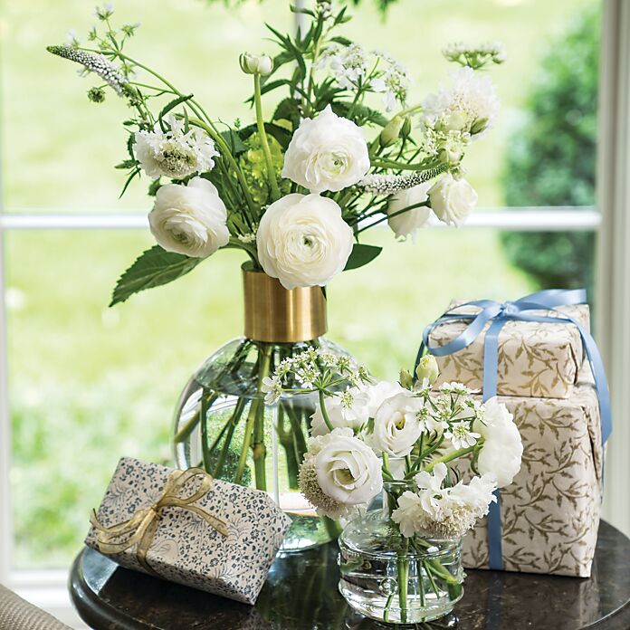  4 Cheerful Flower Displays for the Holidays