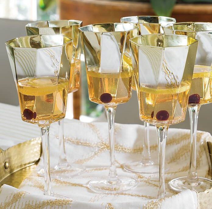 Elderflower Royale served in Champagne glasses