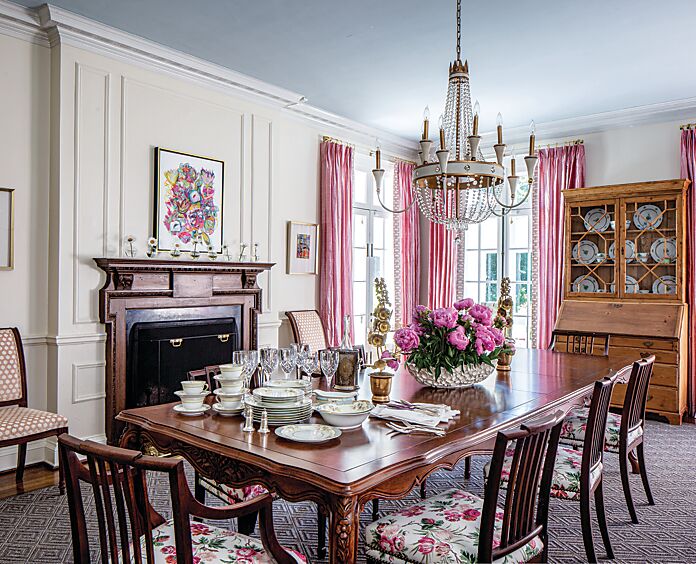 Color Complements Historic Charm in a North Carolina Estate