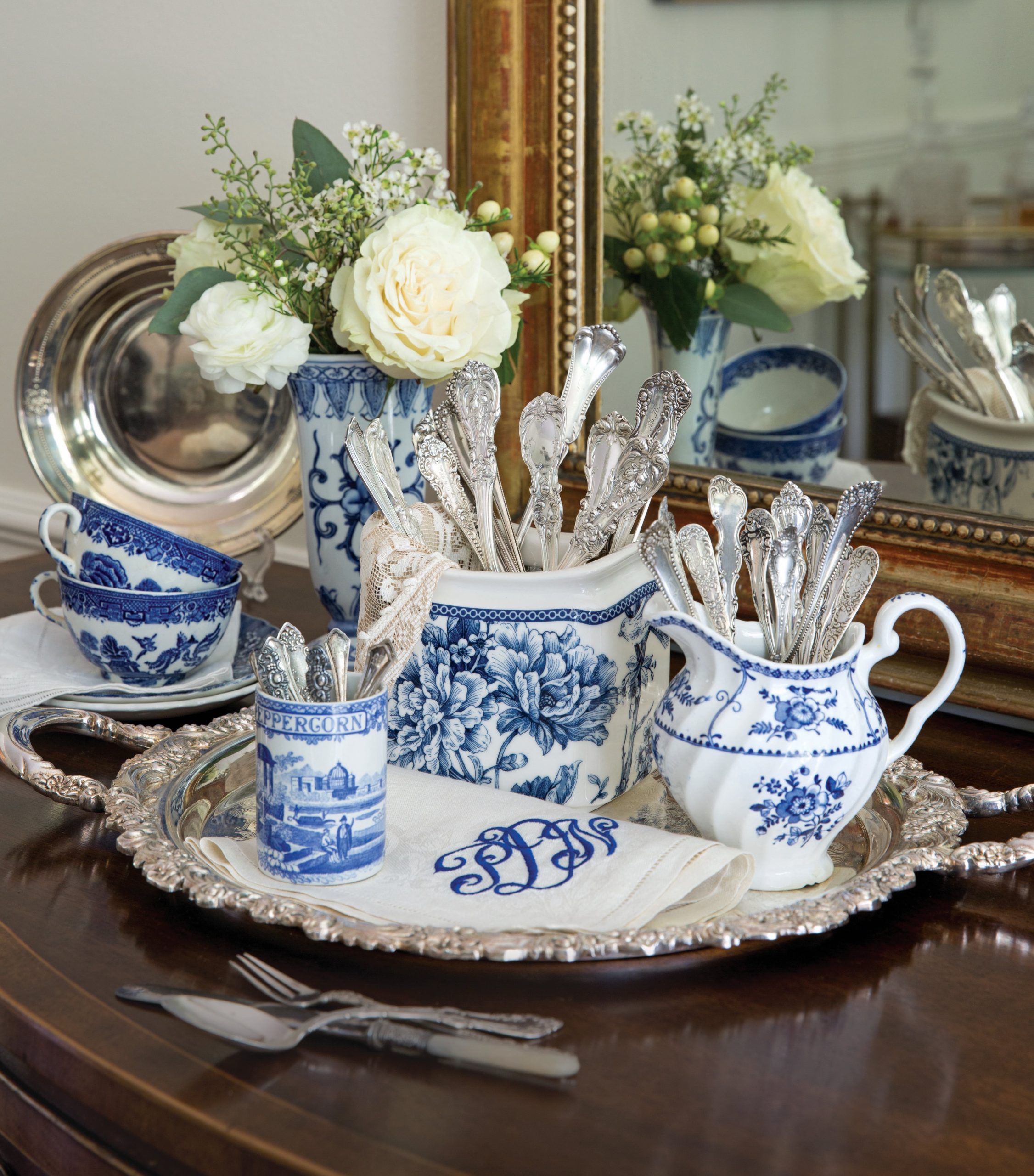 Blue and white vignette