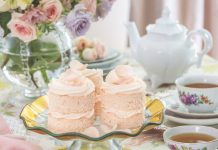 5 Showstopping Cakes for Spring Parties Pink Champagne Mini Cakes are a one of our favorite cakes for spring!
