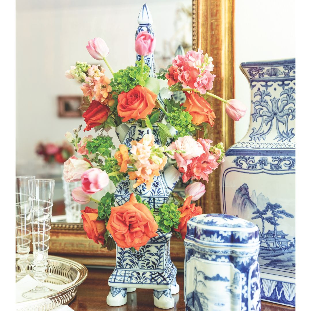 The Self-Arranging Appeal of Artful Tulipieres