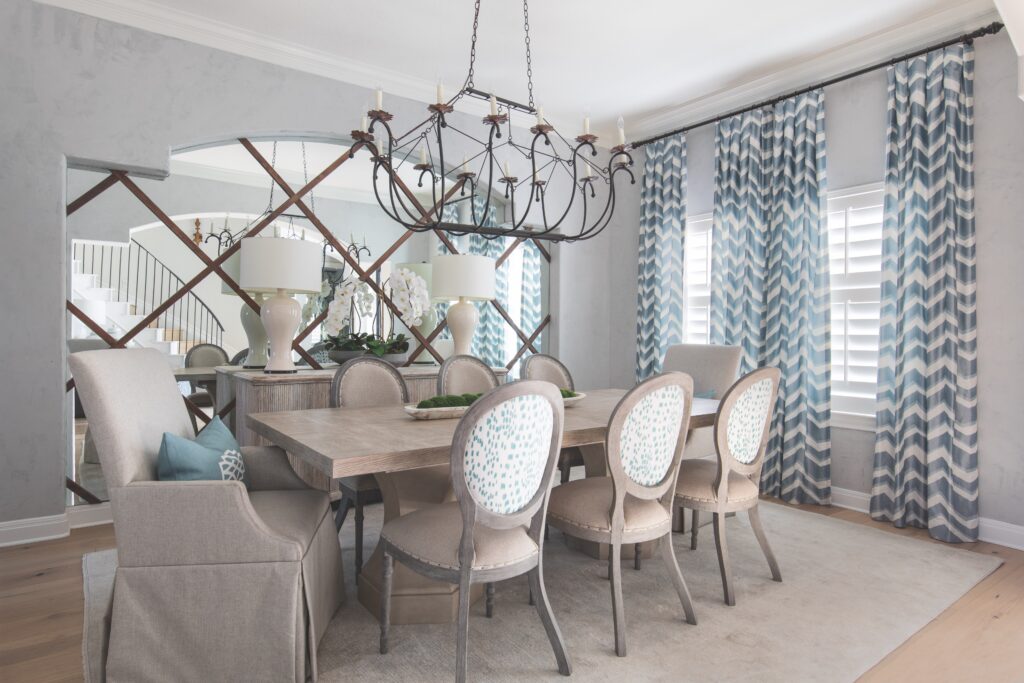 Sand and blue decorated dining room