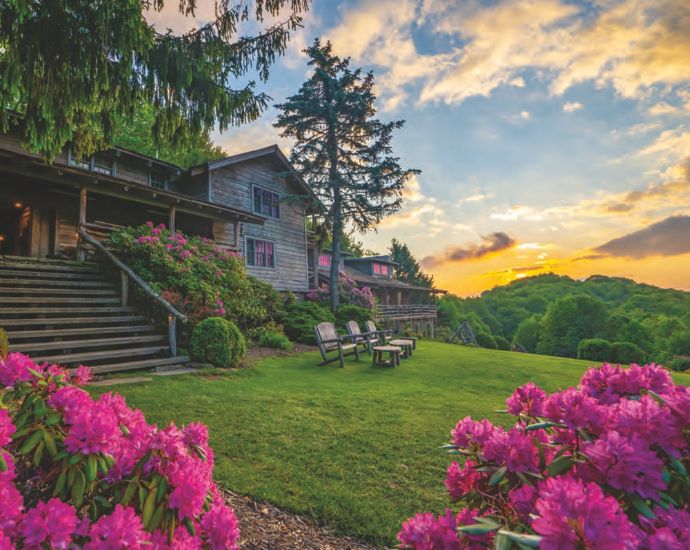 Escape the Heat with These 5 Mountain Getaways: Mountain sunset vista at The Swag