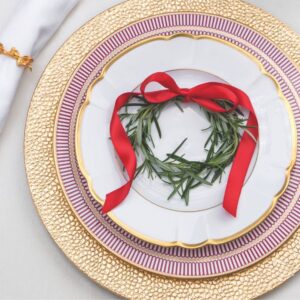 Festive Touches: Rosemary wreath on a plate